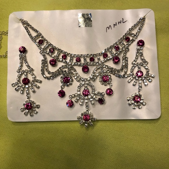 New Necklace with earrings - Picture 4 of 7